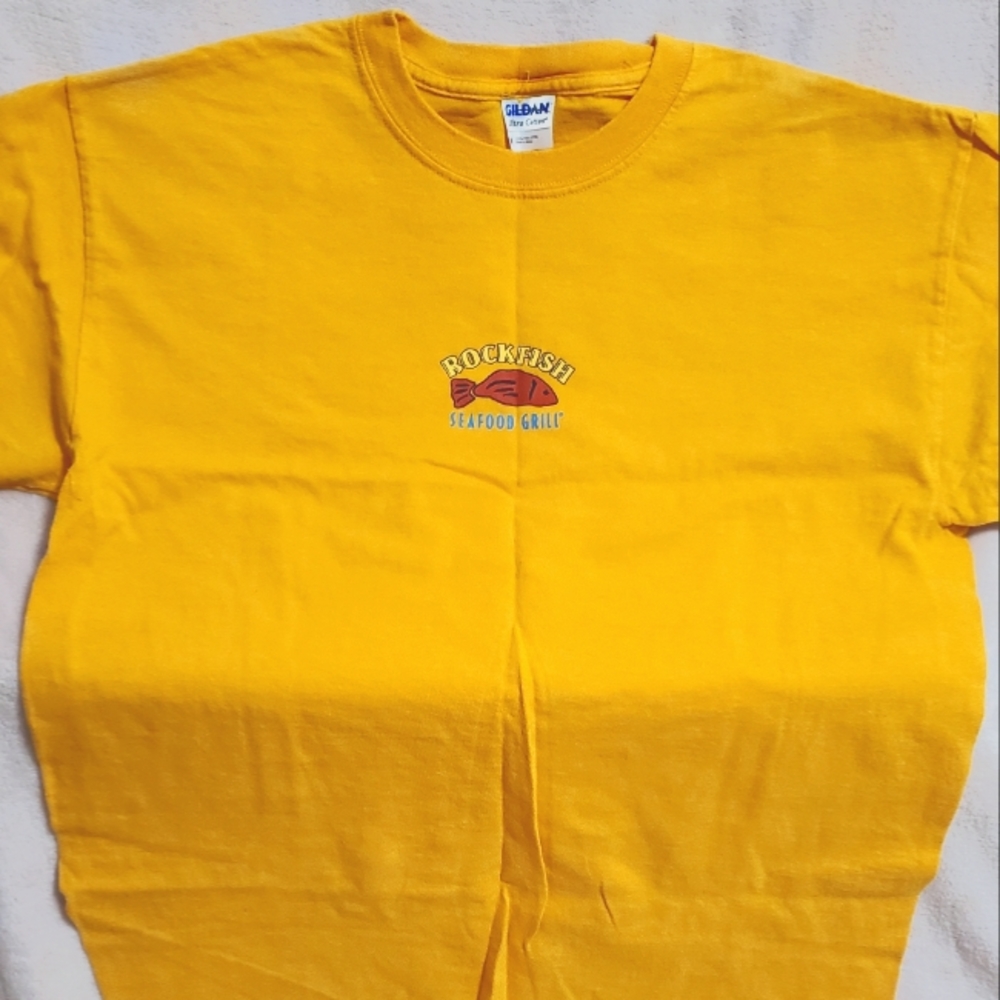New Rockfish Seafood Grill Restaurant Yellow Unisex Tee T-shirt Sz M
